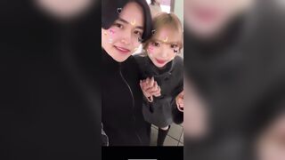 밖에서는 여친 안에서는 섹파
