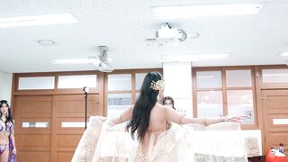 쎄라퀸 비키니쇼 본무대 전 리허설 장면
