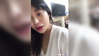 살살 긁으니 가슴보여주는 bj