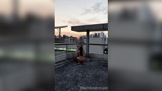 건물 옥상에서 야노 벙개하는 분당누님
