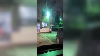 아들뻘만 골라 돌림빵 당하는 미시녀 (15)