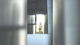 호텔 창문으로 보여주는 커플 ipcam korean porn (2)