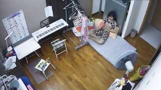 자기개발에 몰입중인 독신녀 ipcam