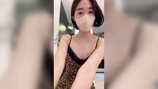 호피무늬 미니원피스에 하의실종 (+검정 광택 스타킹)