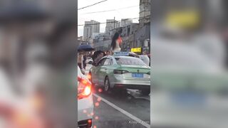 도로위의 불량배 알몸 주폭녀
