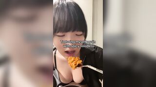 유학생 지니 온팬섹스영상+온팬사진+틱톡+인스타 (2)