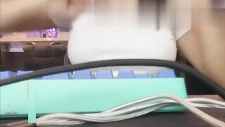 피씨방에서 가슴 까는 년