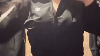 컴포즈 커피 거유 알바녀_2