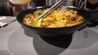 중화요리점 다이닝에서 화들짝 야노 ㅋㅋ