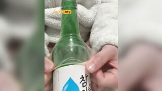 신작 ☆ 참이슬녀 [소주병콘돔자위].