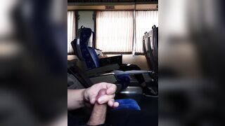 쥐 좆만한거 달고 딸치는 변태새끼
