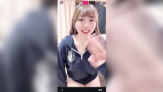 이쁜 얼굴 어른몸매에 보지노출까지!!