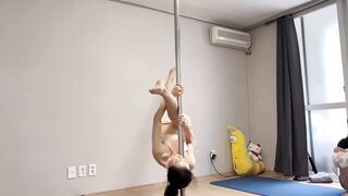 폴댄서 16만 유튜버 레나폴리 꼭지노출 포함 (13) 2