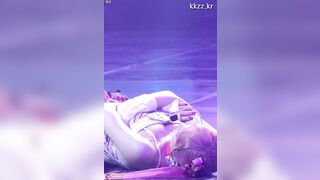 최예나 레전드 가슴골 자료 모음 (2)