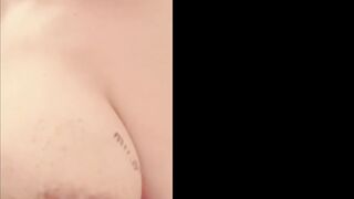 개미친 미시녀의 자위하면서 방뇨