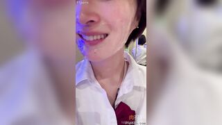 把精液抹到臉上當面膜 騷不需要過度描述了 china
