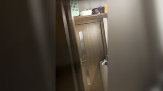 욕실 앞에서 옷 갈아입는 일본녀 2명 ipcam (2)
