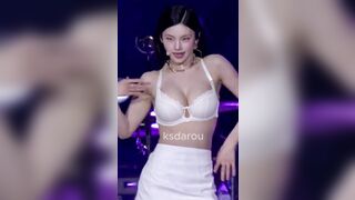 깊은 곳에서 질싸