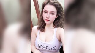 예쁜 마누라가 집에서 자위하다