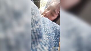 在車上就主動口起來 還不忘把精液吃完 china
