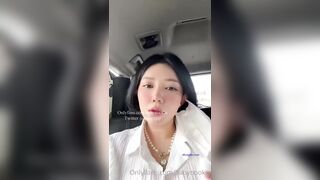 택시에서 가슴노출