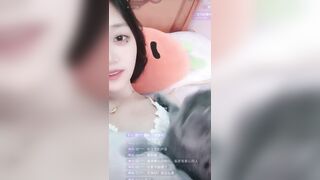 고양이때문에 유륜 노출한 짱깨련