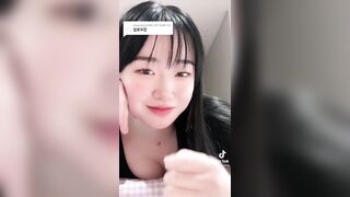 지금은 접은 꼴렸던 틱톡녀 두명 (2)