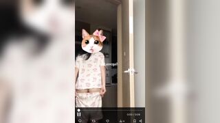 부모님 몰래 방문 열고 보지 벌리기