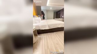快點射 老公還在商場等我 騙老公跟閨蜜一起其實在給他戴綠帽你 china