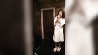 karaoke 노래부르다 텐션업 된 미녀의 돌발행동
