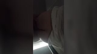 화장실에서 (3)