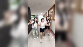 틱톡 복도에서 고양이자세