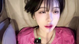 안마의자에 앉아서 야릇한 표정 짓는 으악이네
