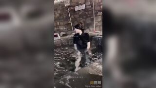 露天溫泉黑絲痴女啪啪騷話不斷 lanan china
