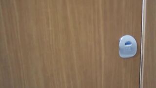 공중화장실 변태들의 콜라보