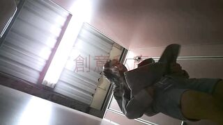 【TW厕拍】校园JL厕拍系列1-2期[附中舞蹈毕业学妹，附生活照] china ipcam (1)