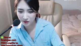 올누드로 휴지가림 쇼 보여주는 BJ