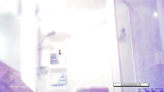 【震撼大礼包】邪恶房东系列全部5弹完整版❤️贵在真实房东偷拍美女房客洗澡换衣自慰约炮日常926V ipcam 1 (5)