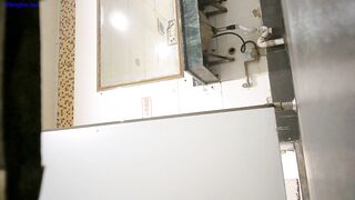 ⭐壁には目がある⭐⭐オリジナルのトイレショット⭐⭐⭐桃が熟しているときにハイヒールを履いた若い女性 ipcam (3)