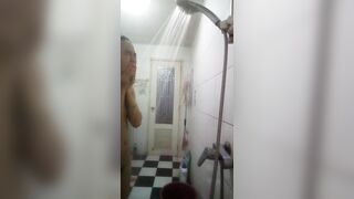 【震撼大礼包】邪恶房东系列全部5弹完整版❤️贵在真实房东偷拍美女房客洗澡换衣自慰约炮日常 ipcam 8 (6)