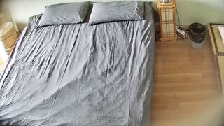 酒店精品✅青春女孩被男友射了一嘴后再吃外卖5V[某房原版] china (2)