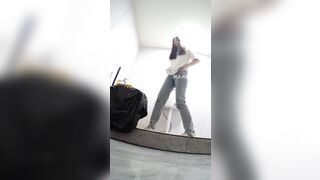 酒店女厕全景偷拍❤️一袭长裙美女伴娘的肥美大鲍鱼 ipcam (3)