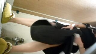 【マジックハン​​ド☛アウトソーシング】極上トイレ撮影「女神シリーズ」（美乳美女の脱衣） ipcam (2)