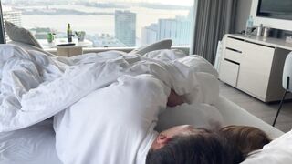 잠자고 있는 여친 팬티 벗기고 섹스 촬영