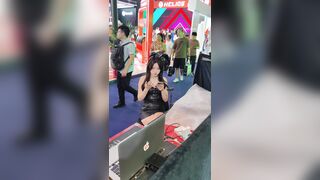 【CSCD】摩托展会上的模特礼仪（上）[某房原版] ipcam 3 (3)