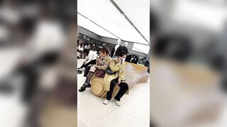 JK制服姿の女子高生がショッピング中。冬なのに薄手のストッキングを2枚重ね履き。肌色のストッキングが破れている ipcam