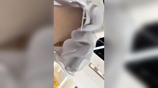 【KFC】两姐妹逛街买奶茶。长裙下穿着同款蓝色内一箭双雕 ipcam 1