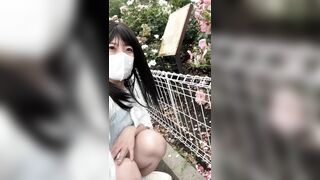 ハミ毛しちゃってるｗｗｗバラ園に行ってパンチラ撮ってきました♡ ipcam