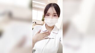 쫄아서 못보여주는년