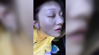 【Mプレイ流出】対照的なビッチ江敏が酔っ払って身体をコントロールできなくなり駐車場で放尿❤️その光景は圧巻でしたフルバージョン china (10)